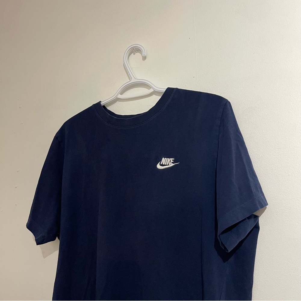 Nike Men's Navy Short Sleeve Tee
